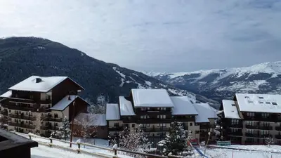 Vue générale sur la montagne ou vue sur la montagne depuis l'appartement