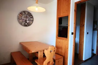 Télévision ou salle de divertissement dans l'établissement Résidence Michailles - Studio 4 personnes à Vallandry en centre station et proche des pistes MAE-2108