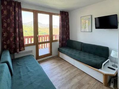 Coin salon dans l'établissement Studio fonctionnel 4 pers, accès direct pistes, vue sur pistes - FR-1-181-2259