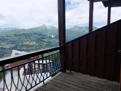 Vue générale sur la montagne ou vue sur la montagne depuis l'appartement