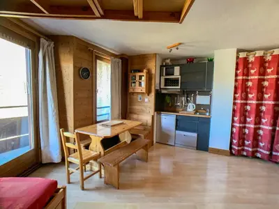 Cuisine ou kitchenette dans l'établissement Studio confortable au Val Claret, animaux acceptés - FR-1-502-317