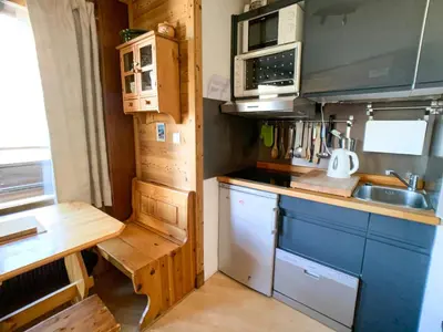 Cuisine ou kitchenette dans l'établissement Studio confortable au Val Claret, animaux acceptés - FR-1-502-317