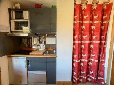 Cuisine ou kitchenette dans l'établissement Studio confortable au Val Claret, animaux acceptés - FR-1-502-317