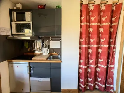 Cuisine ou kitchenette dans l'établissement Résidence Curling A2 - Appartement au centre du Val Claret MAE-4064