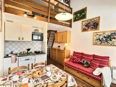 Cuisine ou kitchenette dans l'établissement Résidence Le Chantelouve - Studio cabine avec mezzanine pour 5 personnes à Val d'Isère à 300m du centre du village et 450m des pistes MAE-1805