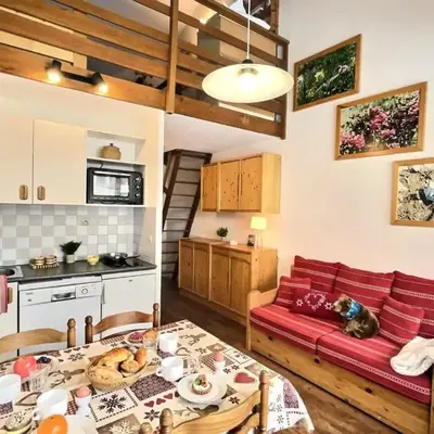Résidence Le Chantelouve - Studio cabine avec mezzanine pour 5 personnes à Val d'Isère à 300m du centre du village et 450m des pistes MAE-1805