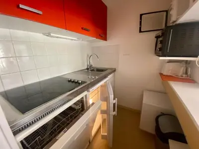 Cuisine ou kitchenette dans l'établissement Studio de 25 m² avec balcon à Tignes - FR-1-449-188