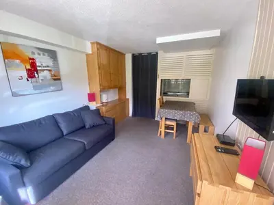 Télévision ou salle de divertissement dans l'établissement Studio de 25 m² avec balcon à Tignes - FR-1-449-188