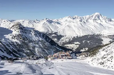 L'établissement Residence Hotel Aiguille Rouge - Charmant studio pour 4 personnes à Arc 2000 ski aux pieds, en centre station, au pied des commerces et proche du bowling et de l MAE-2123 en hiver