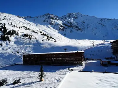L'établissement Residence Hotel Aiguille Rouge - Charmant studio pour 4 personnes à Arc 2000 ski aux pieds, en centre station, au pied des commerces et proche du bowling et de l MAE-2123 en hiver