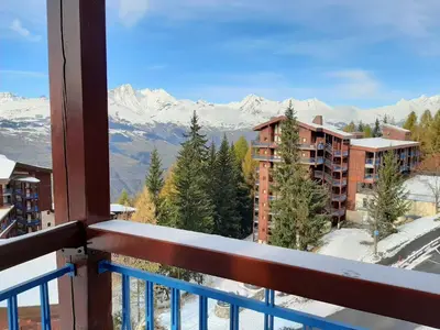 Vue générale sur la montagne ou vue sur la montagne depuis l'appartement