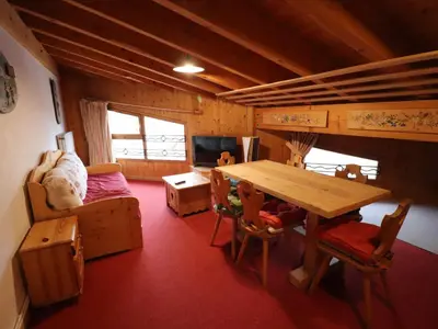 Coin salon dans l'établissement Appartement Confortable au Cœur de Tignes le Lac, Idéal pour 6 Personnes - FR-1-502-373