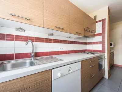 Cuisine ou kitchenette dans l'établissement Bel appartement pour 7 personnes, balcon, accès direct aux pistes - FR-1-502-370