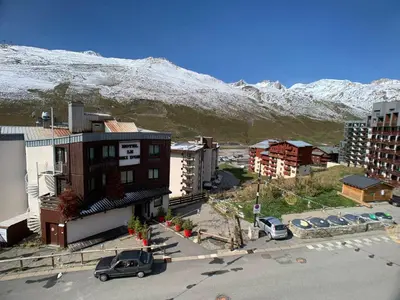Vue générale sur la montagne ou vue sur la montagne depuis l'appartement