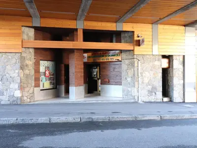 Façade ou entrée de l'établissement Appartement lumineux 10 pers, skis aux pieds, balcon, animaux admis - FR-1-502-362