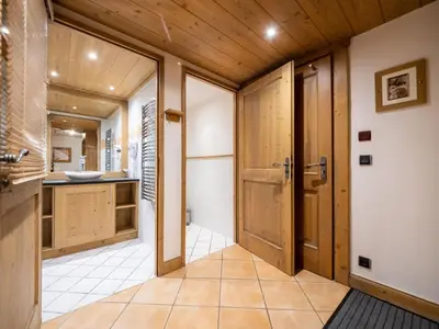 Plan de l'établissement Charmant Appartement Proche Pistes avec Balcon et WIFI - FR-1-502-374