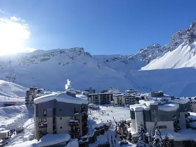 L'établissement Appartement skis aux pieds rénové avec balcon, 6 pers, Val Claret - FR-1-502-365 en hiver