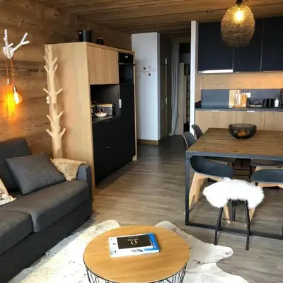 Appartement skis aux pieds rénové avec balcon