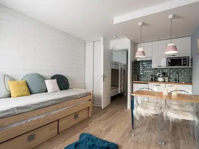 Cuisine ou kitchenette dans l'établissement Studio rénové à Tignes, proche pistes et commerces, balcon, WIFI - FR-1-502-388