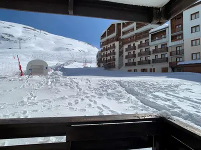 L'établissement Appartement rénové 6 pers, sur pistes, balcon, animaux et wifi - FR-1-502-395 en hiver