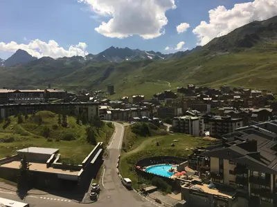 Vue générale sur la montagne ou vue sur la montagne depuis l'appartement