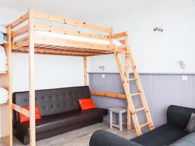 Un ou plusieurs lits superposés dans un hébergement de l'établissement Appartement lumineux, accès pistes, balcon, animaux admis - FR-1-502-411