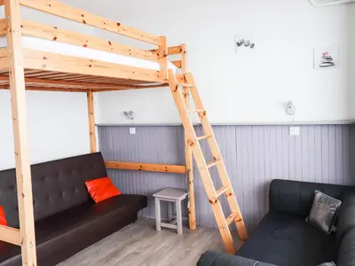 Un ou plusieurs lits superposés dans un hébergement de l'établissement Appartement lumineux, accès pistes, balcon, animaux admis - FR-1-502-411