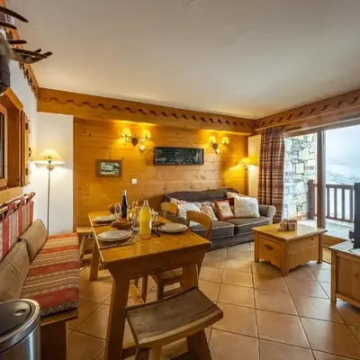 Appartement confortable entre pistes et commerces avec WIFI et terrasse - FR-1-502-392