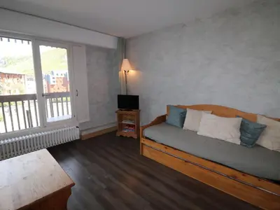 Coin salon dans l'établissement Appartement 2 pièces lumineux à Tignes, proches pistes et commerces - FR-1-502-408
