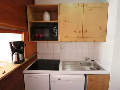 Cuisine ou kitchenette dans l'établissement Studio lumineux & fonctionnel, proche pistes avec balcon - FR-1-502-413