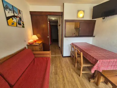 Coin salon dans l'établissement Studio 4 pers. pieds des pistes avec balcon à Tignes - FR-1-502-409