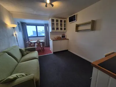 Cuisine ou kitchenette dans l'établissement Studio confort skis aux pieds, animaux admis, Tignes - FR-1-502-412