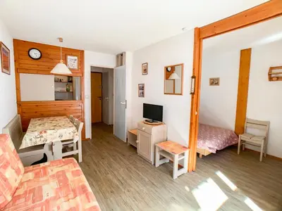 Télévision ou salle de divertissement dans l'établissement Studio lumineux avec balcon, au pied des pistes, Tignes Val Claret - FR-1-502-414