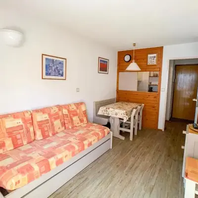 Studio lumineux avec balcon