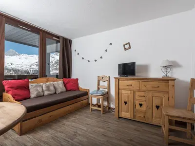 Télévision ou salle de divertissement dans l'établissement Studio confortable proche pistes, balcon sud, 4 pers - FR-1-502-419