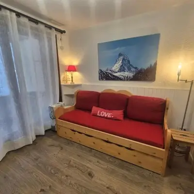 Studio rénové avec balcon