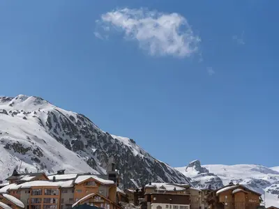 Vue générale sur la montagne ou vue sur la montagne depuis l'appartement