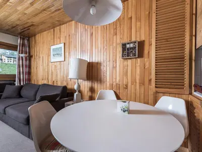 Coin salon dans l'établissement Appartement lumineux au pied des pistes avec balcon à Tignes - FR-1-502-438