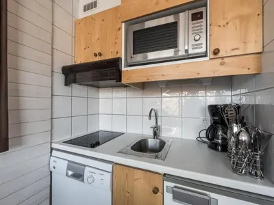 Cuisine ou kitchenette dans l'établissement Studio cabine 4 pers · Proche pistes · Balcon - FR-1-502-428