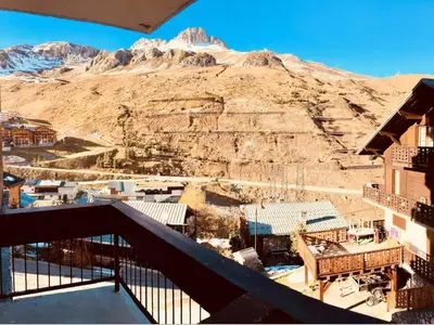 Vue générale sur la montagne ou vue sur la montagne depuis l'appartement