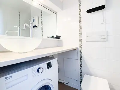 Salle de bains dans l'établissement Studio lumineux au pied des pistes avec balcon sud - Animaux admis - FR-1-502-432