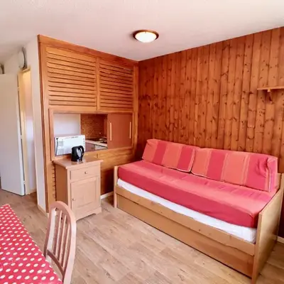 Studio Fonctionnel Proche Pistes avec Balcon - FR-1-502-444