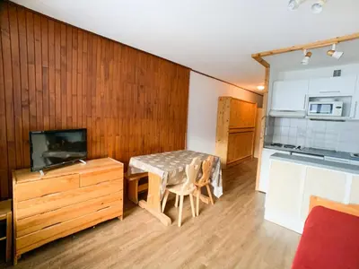 Cuisine ou kitchenette dans l'établissement Studio lumineux & fonctionnel proche pistes et commerces - Balcon - Animaux acceptés - FR-1-502-447