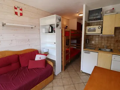 Cuisine ou kitchenette dans l'établissement Studio confortable avec balcon à Tignes Le Lac pour 4 personnes - FR-1-502-449