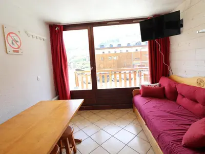 Coin salon dans l'établissement Studio confortable avec balcon à Tignes Le Lac pour 4 personnes - FR-1-502-449