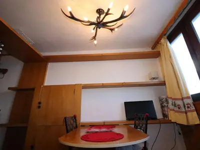 Télévision ou salle de divertissement dans l'établissement Studette au cœur de Tignes Le Lac, animaux admis - FR-1-502-455