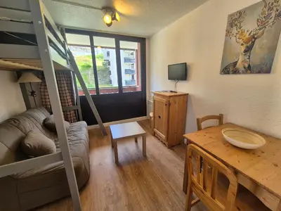 Télévision ou salle de divertissement dans l'établissement Studio Confort 3 Pers, Balcon, Animaux Acceptés - FR-1-502-450