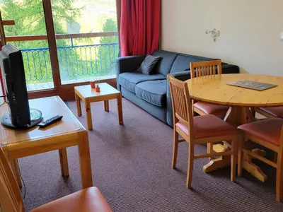 Coin salon dans l'établissement Studio 5 pers. aux Arcs 2000 avec Balcon et WIFI - FR-1-346-423
