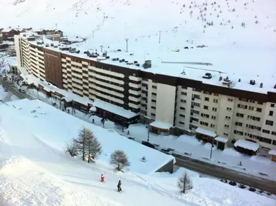 L'établissement Résidence Le Palafour - Joli et grand studio 4 personnes à Tignes au pied des pistes, des commerces, de l'ESF et de l'office du tourisme dans le quarti MAE-2103 en hiver