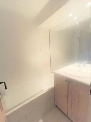 Salle de bains dans l'établissement Résidence Le Palafour - Joli et grand studio 4 personnes à Tignes au pied des pistes, des commerces, de l'ESF et de l'office du tourisme dans le quarti MAE-2103